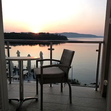 Guest house Cortes 4*