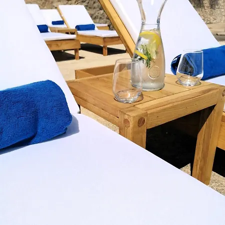Cortes Guest house