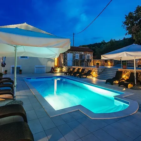 Cortes Guest house