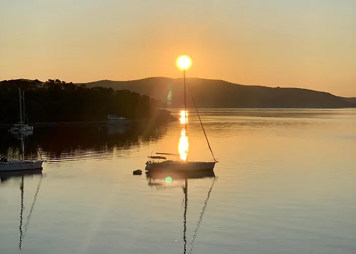 Guest house Cortes Mali Iz