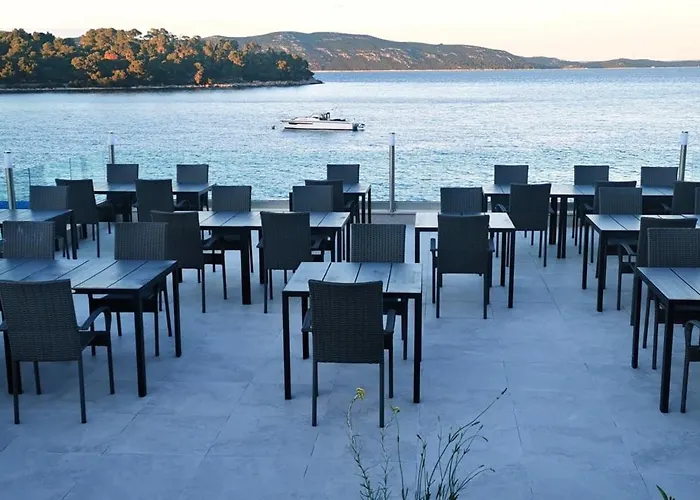 Cortes Guest house Mali Iz