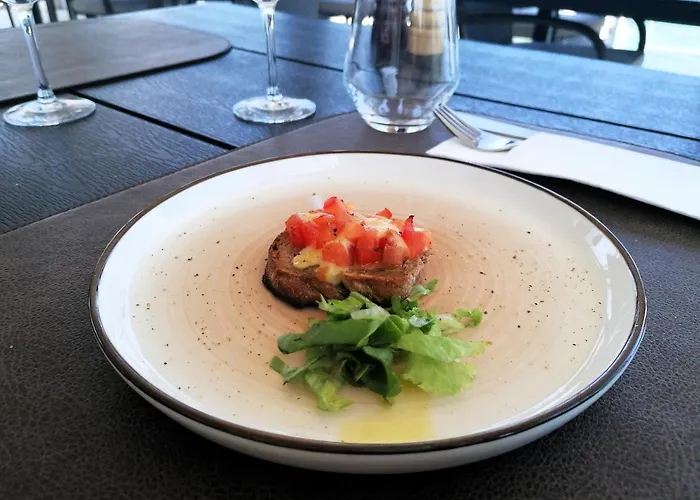 Cortes Guest house 4*