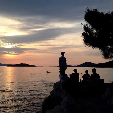 Cortes Gæstehus Mali Iž