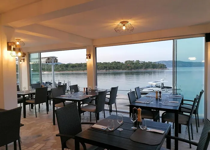 Cortes בית הארחה 4*